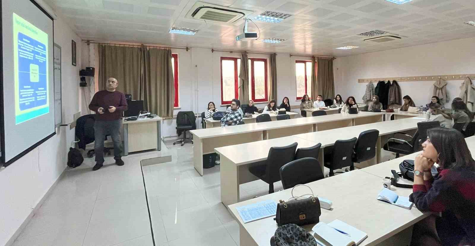 GAÜN’de öğretmenlere girişimcilik ve steam eğitimi verildi