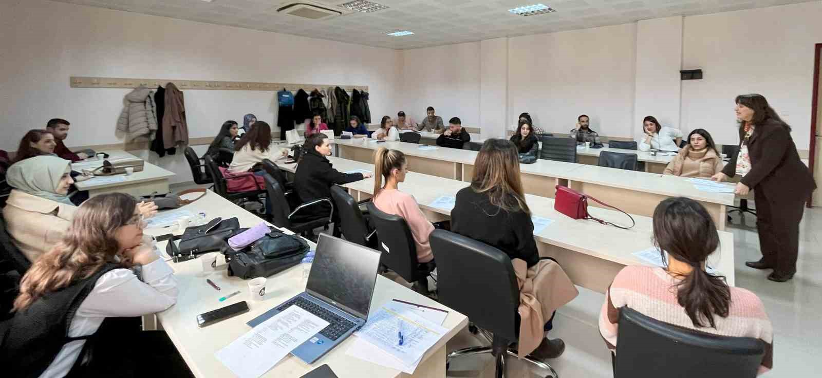 GAÜN’de öğretmenlere girişimcilik ve steam eğitimi verildi