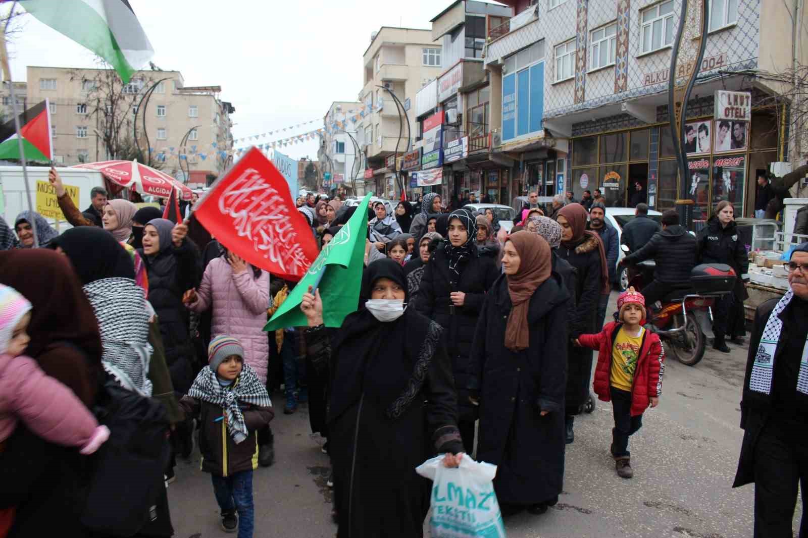 Çermik’te Filistin’e destek yürüyüşü düzenlendi