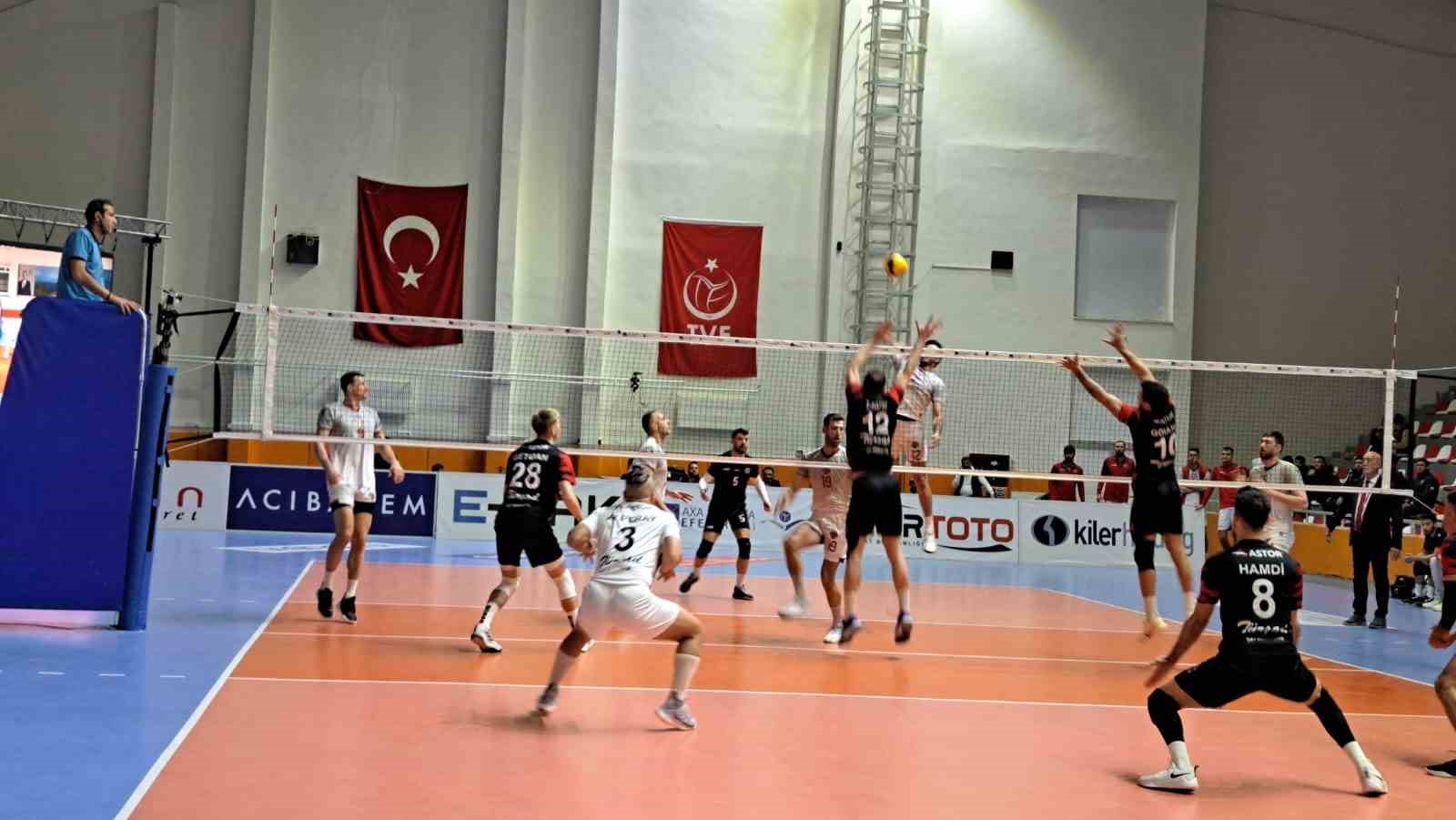 Efeler Ligi: TÜRŞAD: 3 - Spor Toto SK: 1
