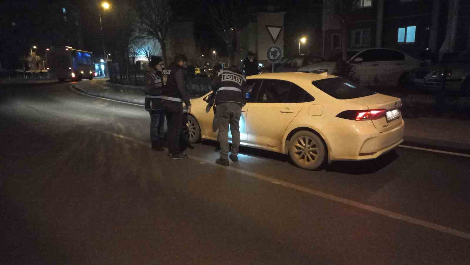 Edirne&rsquo;de ara&ccedil;lar didik didik arandı
