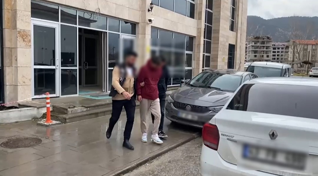 Kütahya’da 2 uyuşturucu satıcısı tutuklandı