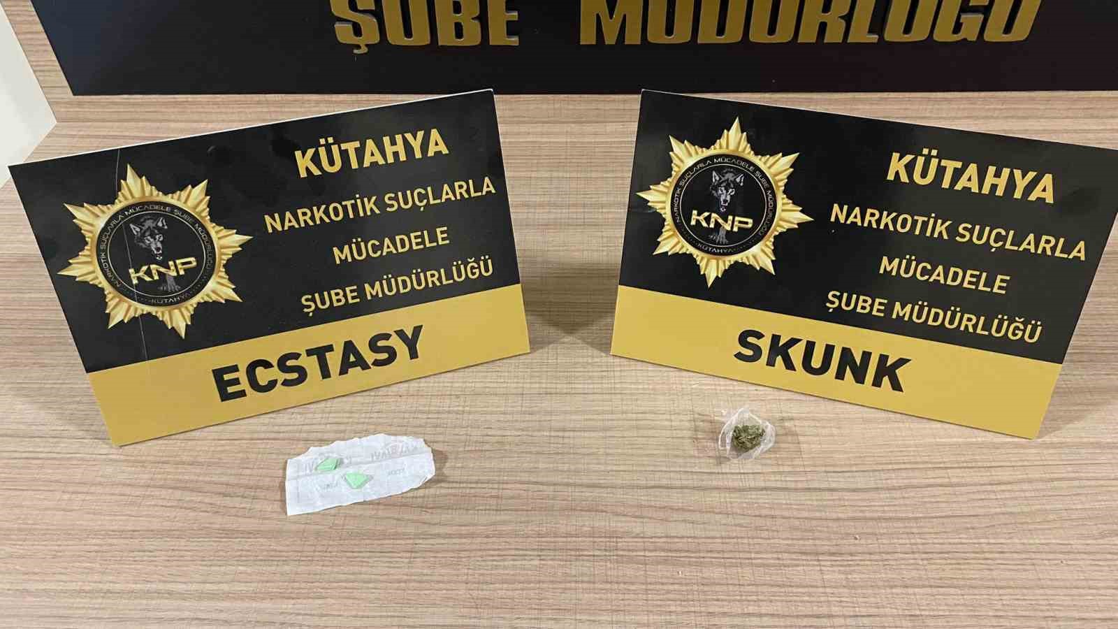Kütahya’da 2 uyuşturucu satıcısı tutuklandı