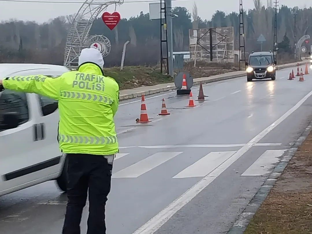 Kırklareli&rsquo;nde trafik denetimi: 7 ara&ccedil; trafikten men
