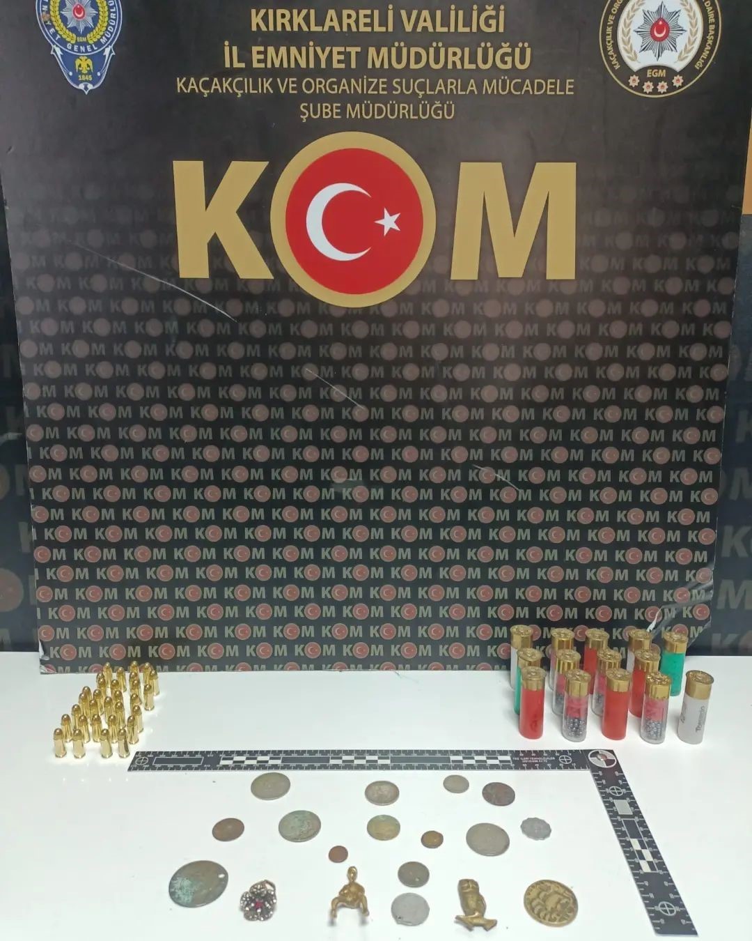 Kırklareli’nde kaçakçılık operasyonu: 8 bin 568 obje ele geçirildi
