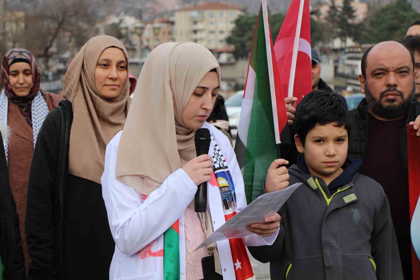 Amasya’da hekim ve sağlık çalışanlarından İsrail’e tepki yürüyüşü
