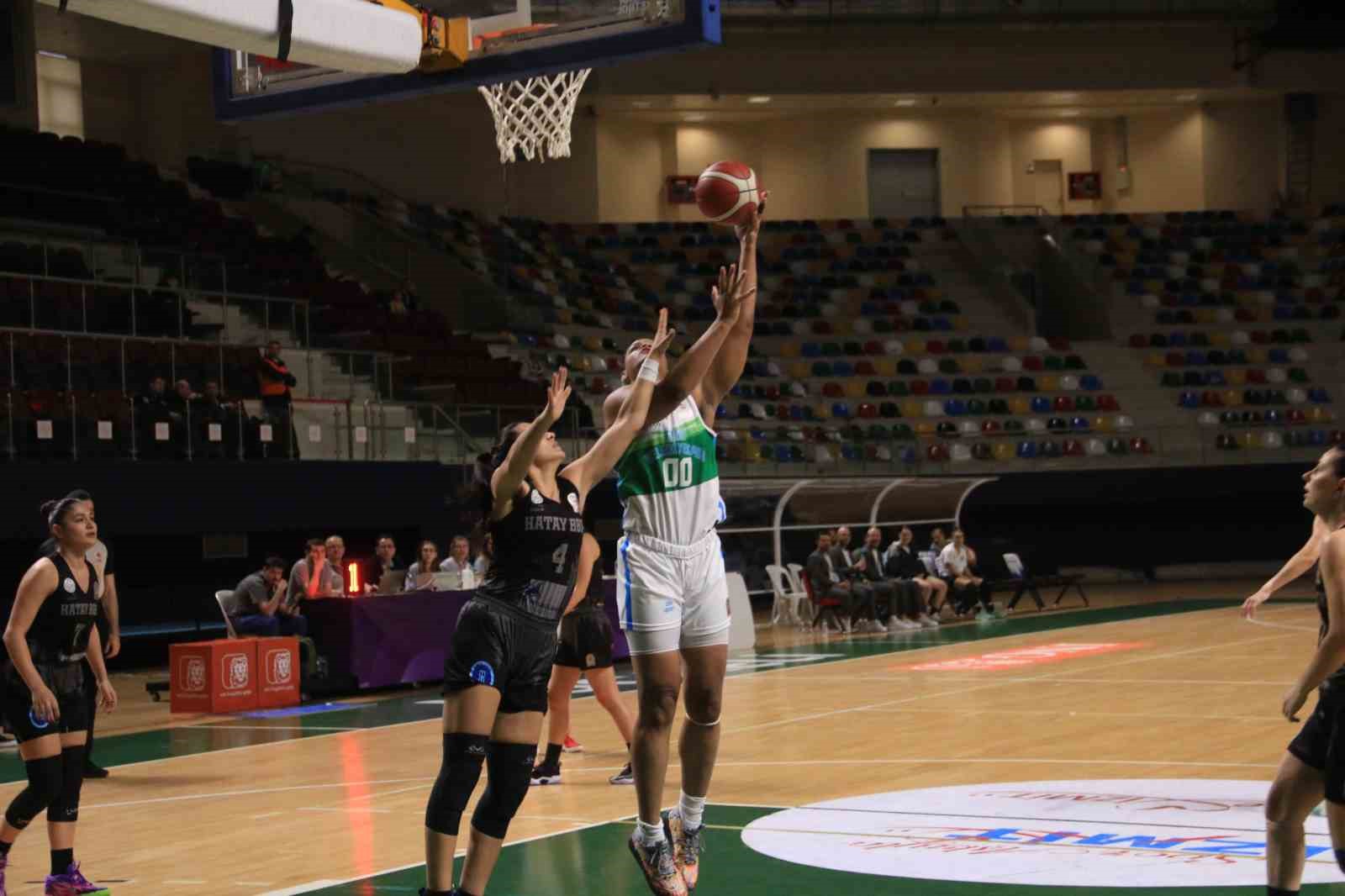 Kadınlar Basketbol Süper Ligi: İzmit Belediyespor: 131 - Hatay BŞB: 87