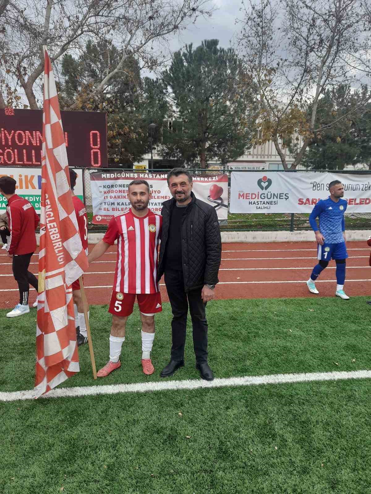 Sarıgöl Belediyespor ligi namağlup birinci bitirdi