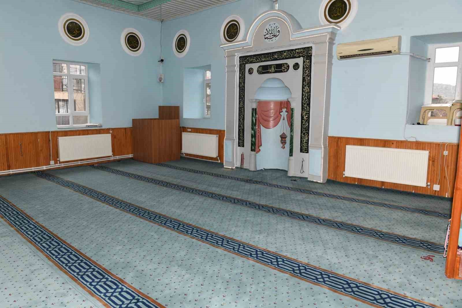 Aliköy’de cami ve Kur’an kursunun kalorifer tesisatı yenilendi