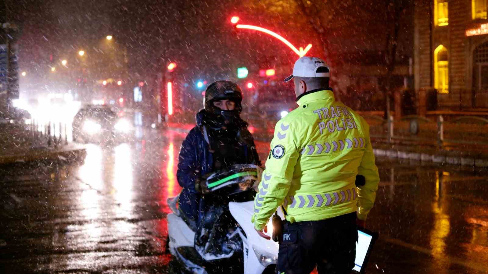 Uygulama noktasından kaçan motosikletli kamerada