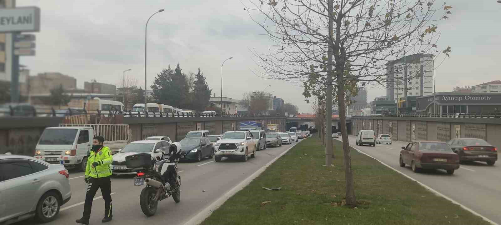 Gaziantep’te takla atan araçta bulunan 4 kişi yaralandı