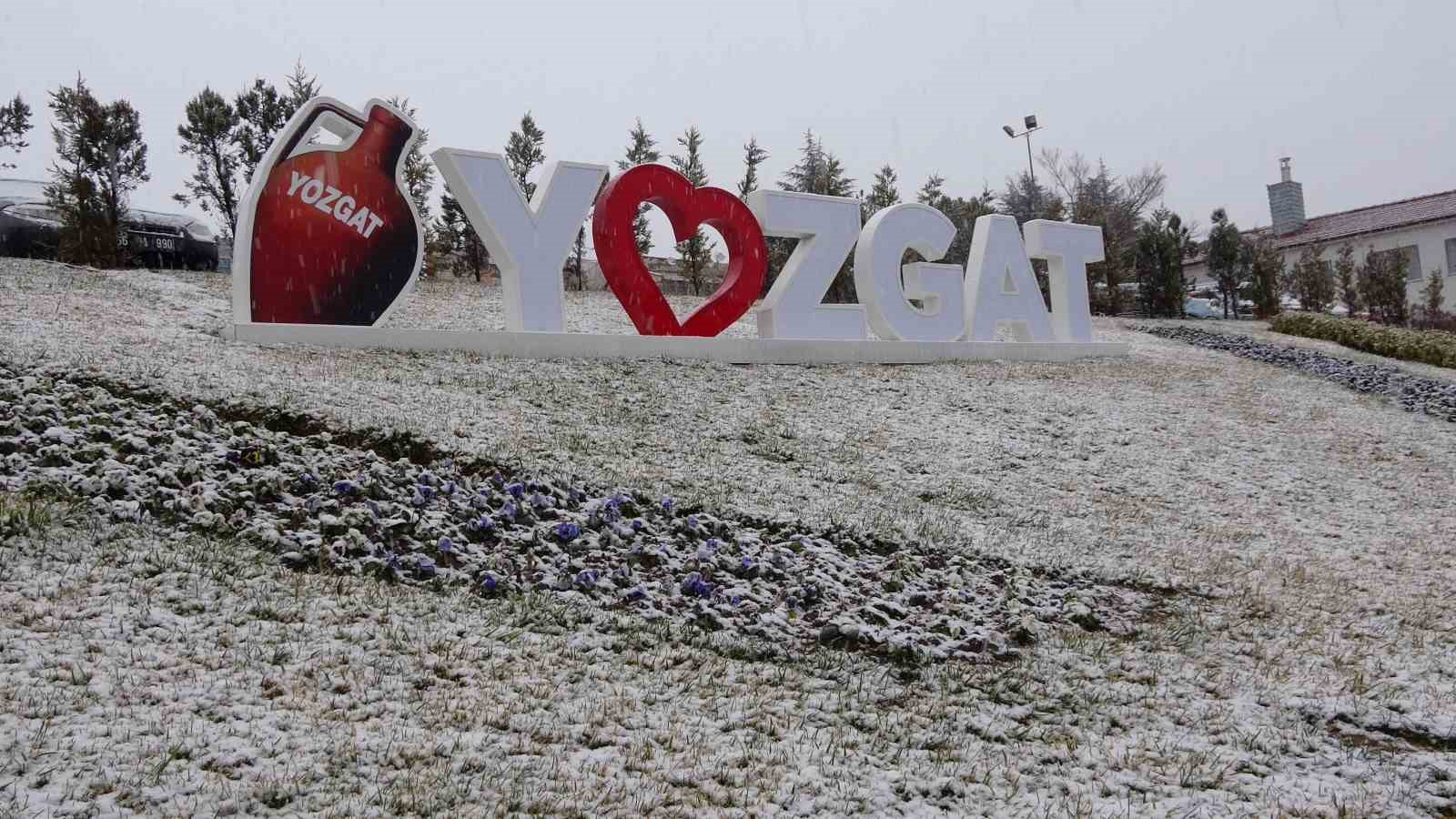 Yozgat’ta kar yağışı etkili oldu
