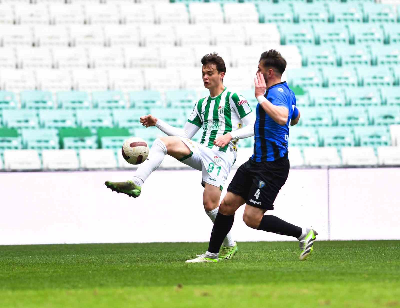 TFF 2. Lig: Bursaspor: 1 - Karacabey Belediyespor: 2
