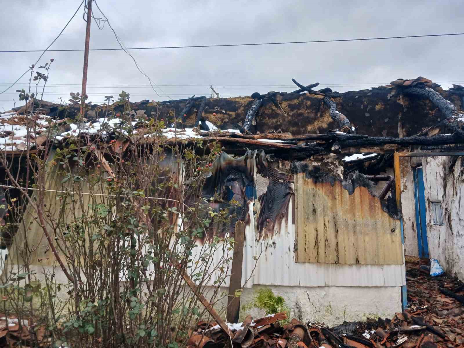 Hayrabolu’da müstakil ev yangını