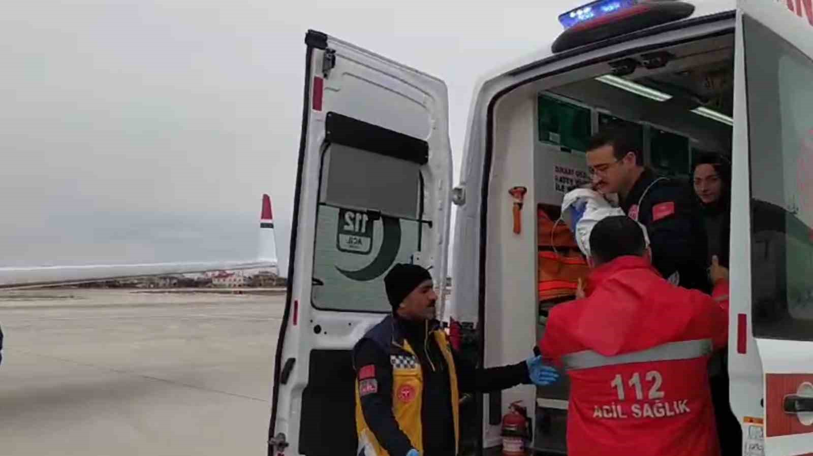 Van’da kalp hastası bebek için ambulans uçak havalandı