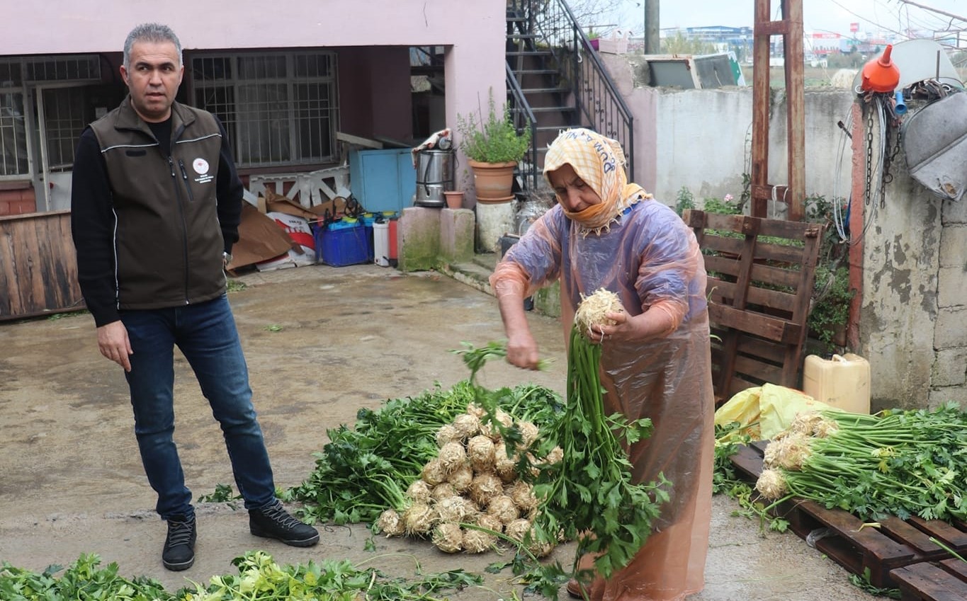 İlçe Tarım Müdürlüğü, üreticileri yalnız bırakmıyor
