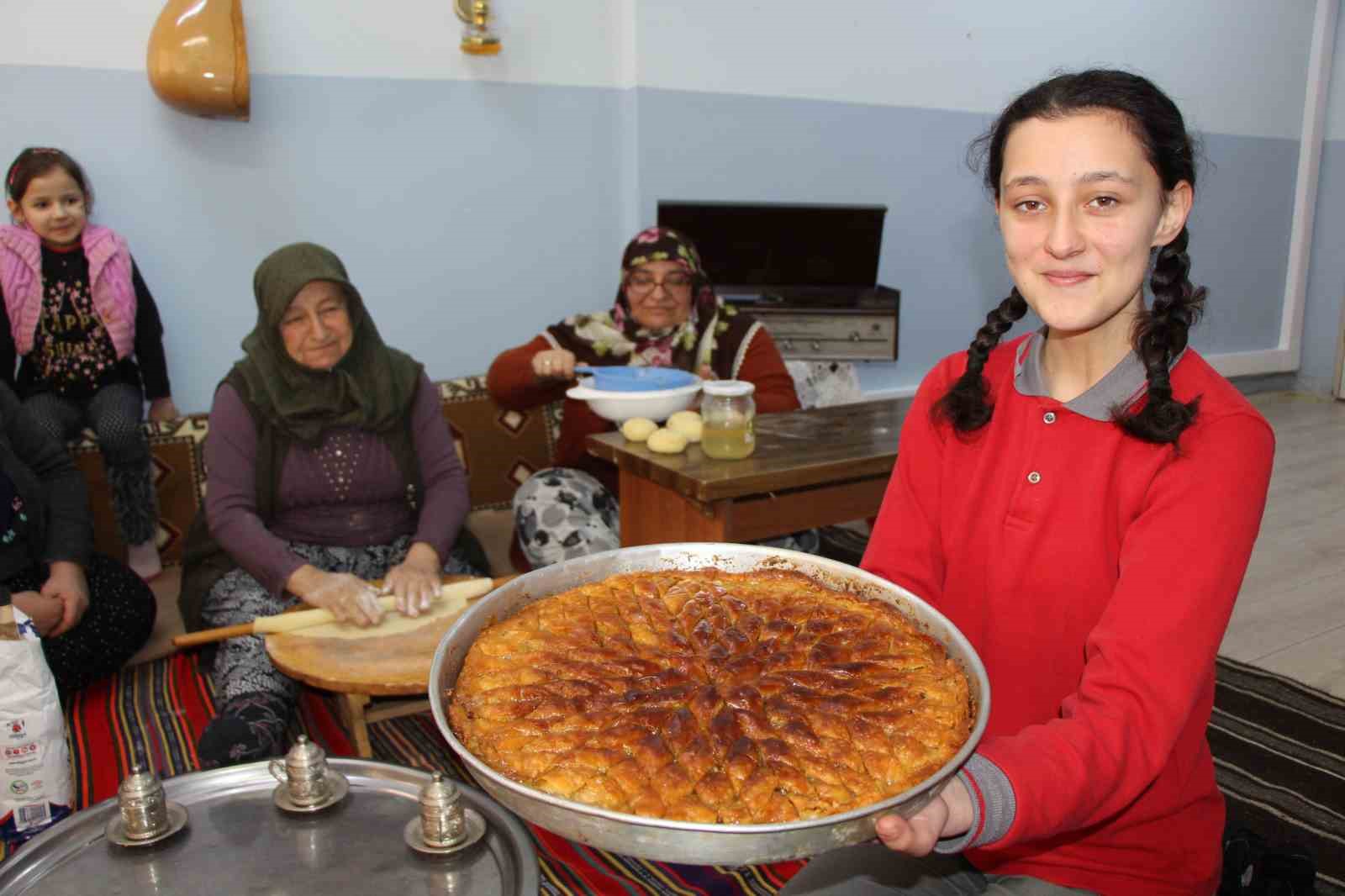 Bu baklavanın yapımında ‘kül’ kullanılıyor