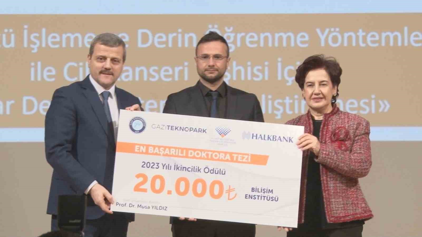 YÖK Başkanı Özvar: "Ülkemiz 208 üniversite, 185 bin akademisyen ve örgün eğitime devam eden 4 milyon öğrencisiyle son derece büyük bir kapasiteye sahiptir"
