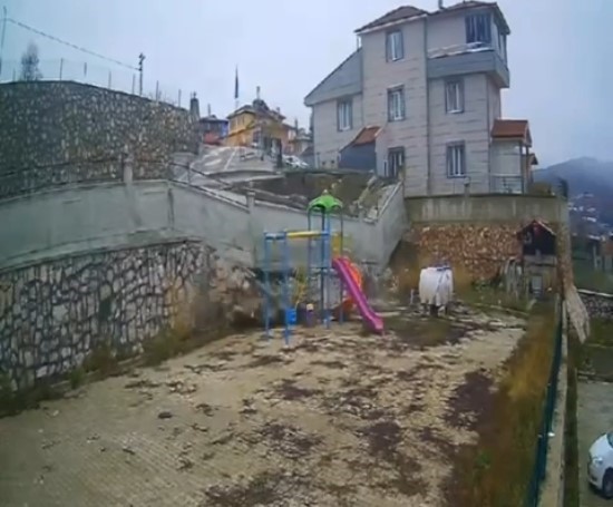 Tokat’ta oyun parkına istinat duvarı çöktü, faciadan dönüldü