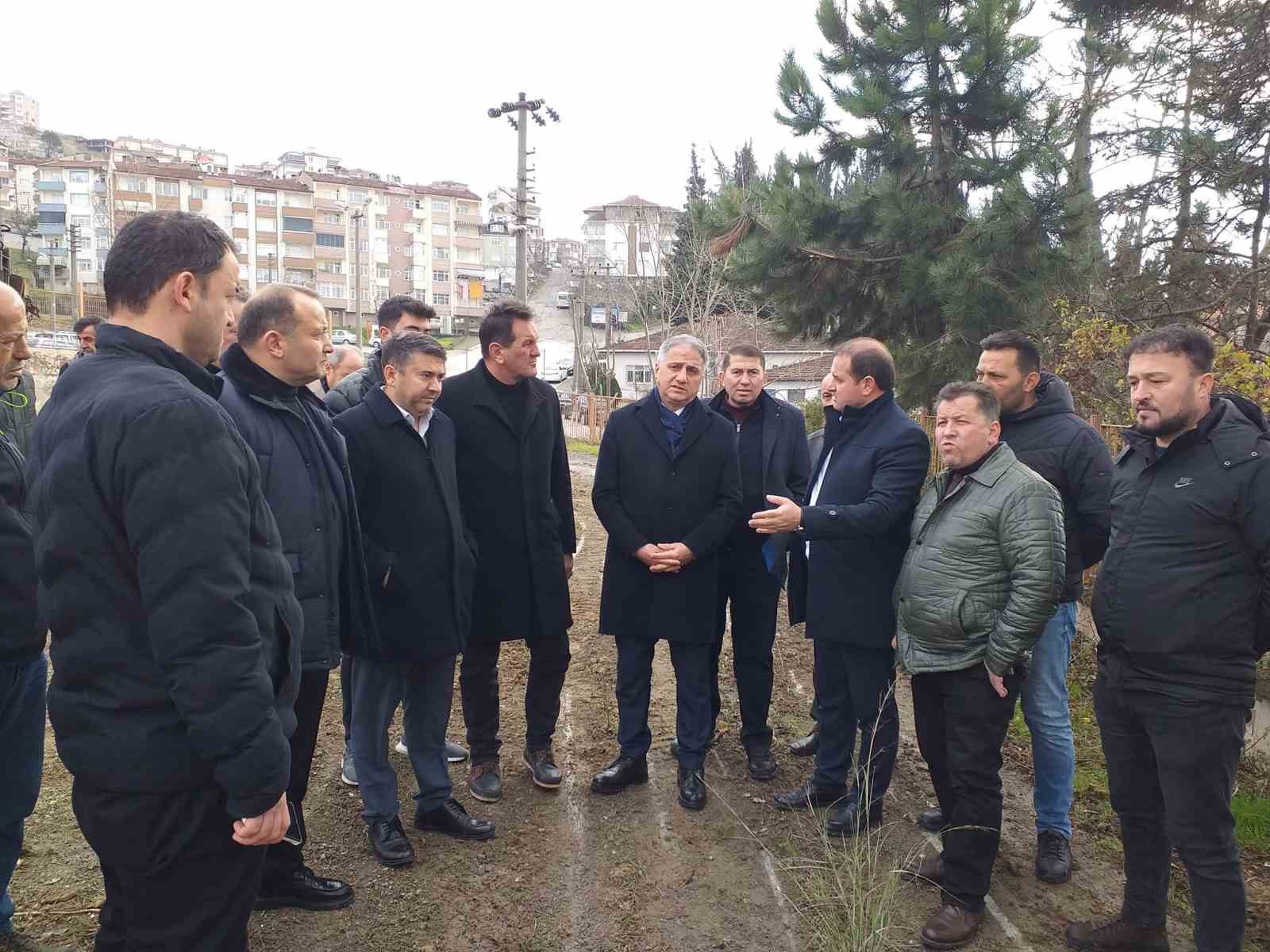 Altan Güngör, “AK Parti Alaplı’yı şantiyeye çevirdi”