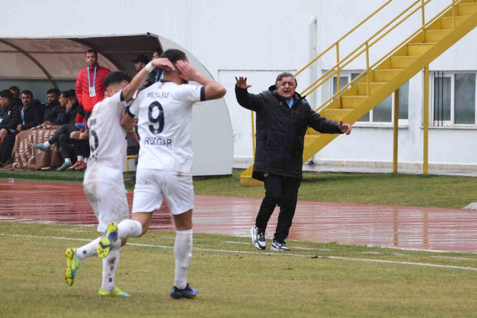 Yılmaz Vural yönetimindeki Menemen FK, zirveye oynuyor
