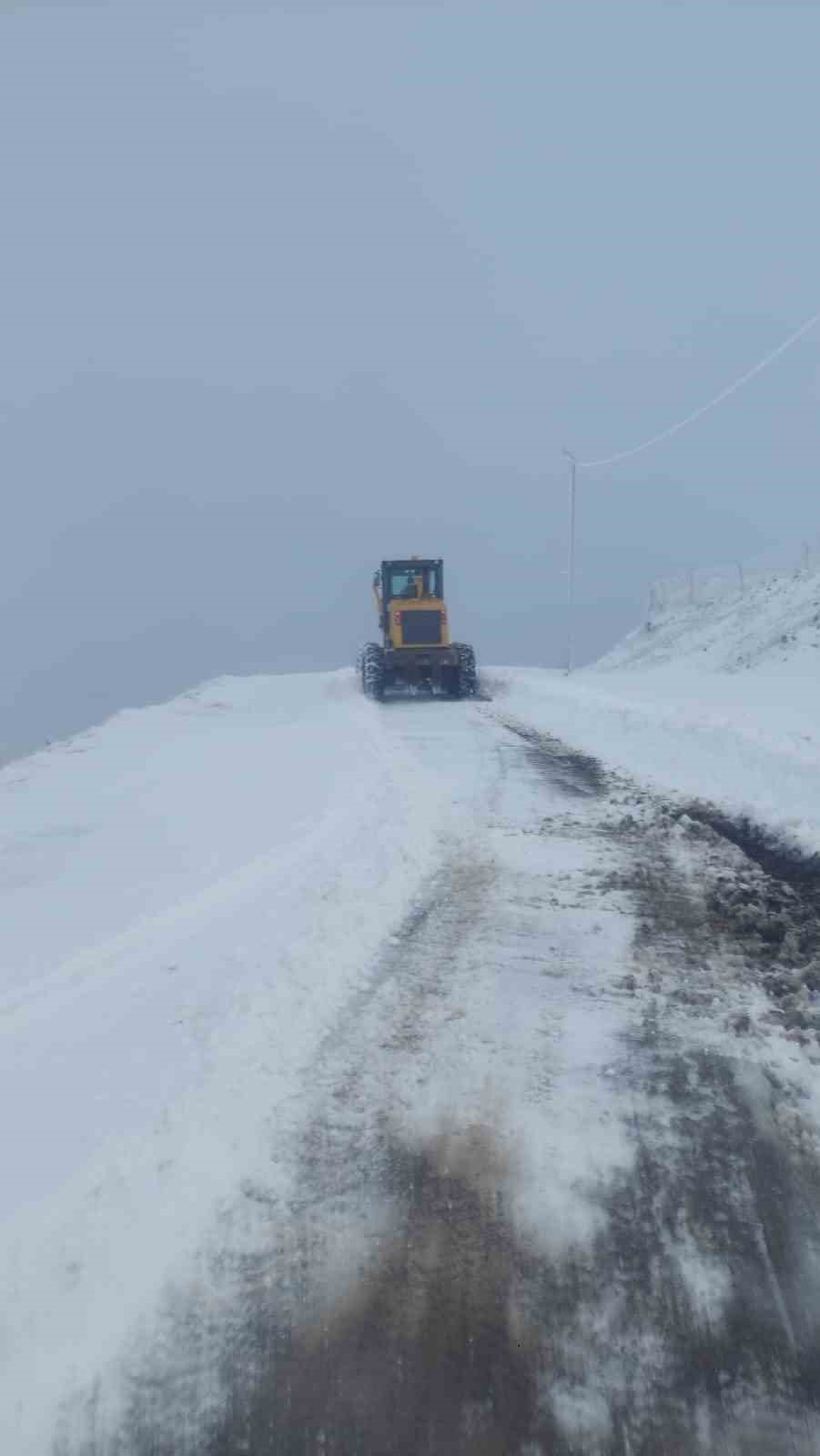 Erbaa’da 14 köy yolu ulaşıma kapandı
