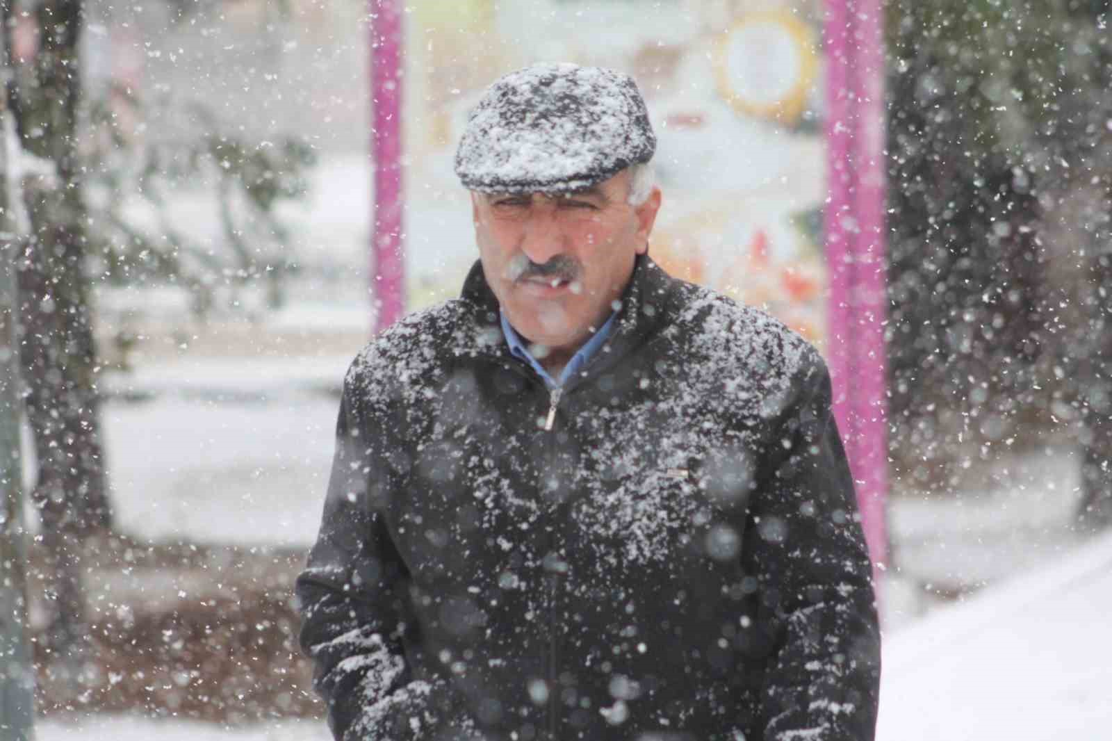 Bayburt’ta kar nedeniyle hamile ve engelli kamu çalışanlarına 1 gün izin verildi
