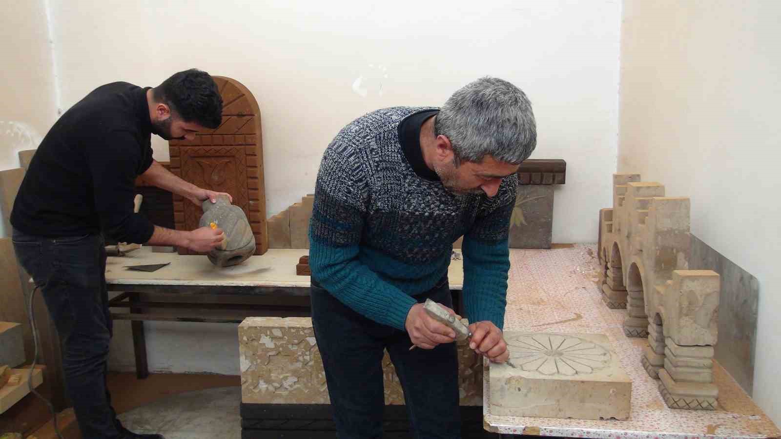 Ahlat’ın taş işçiliği gelecek kuşaklara aktarılacak