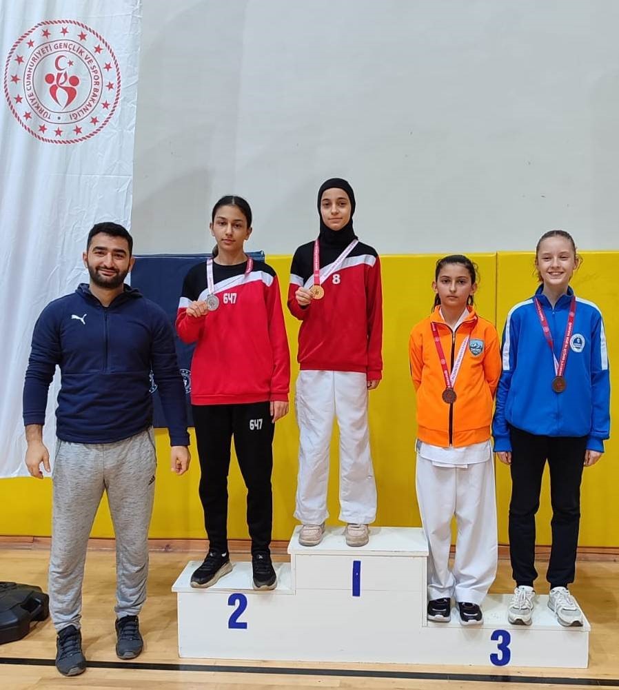 Kocaeli Yıldızlar Karate Şampiyonası’nda Körfez fırtınası