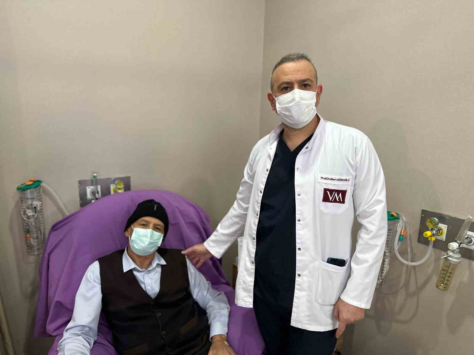 Kanser olan babasına biyopsi yapan doktor uyardı: "Biyopsi ile kanser yayılmaz"