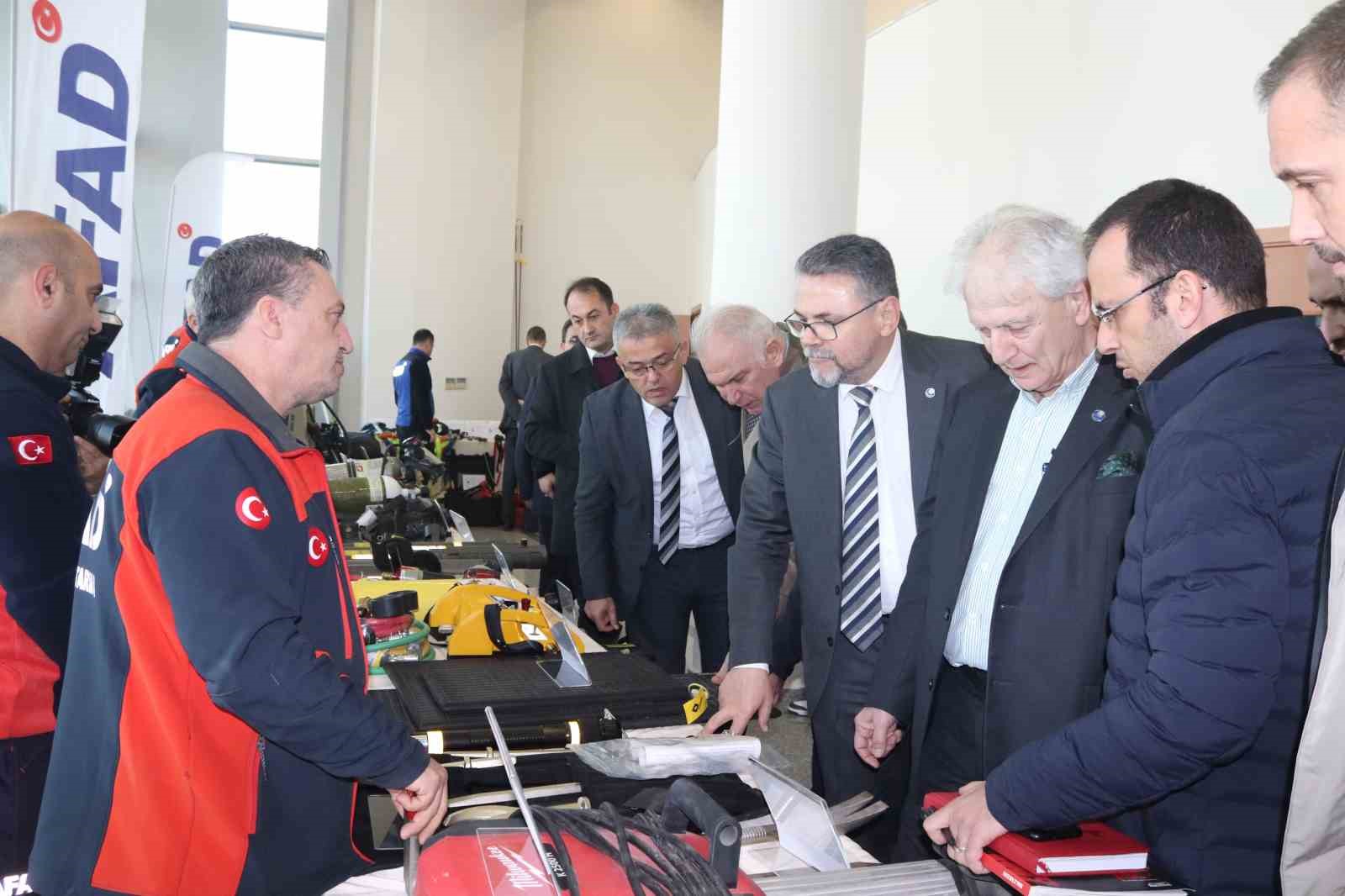 İzmir’de ‘AFAD yerlileştirme projesi’ konuşuldu
