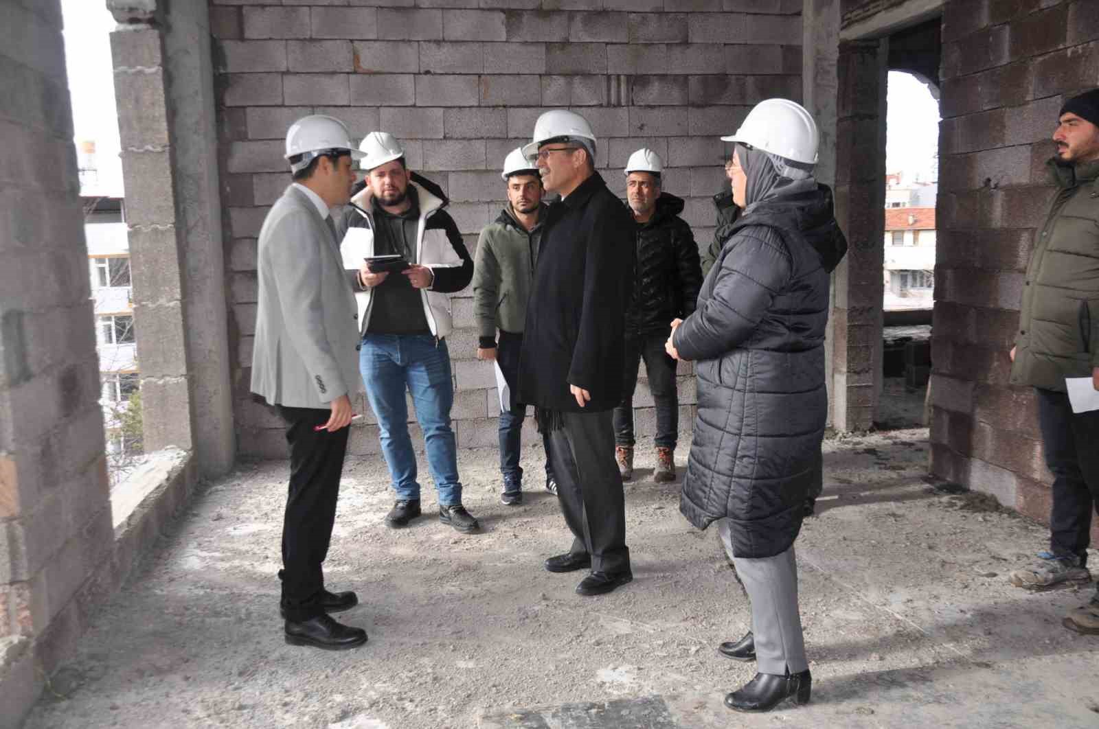 Sandıklı&rsquo;da H&uuml;k&uuml;met Konağı binası inşaatı devam ediyor
