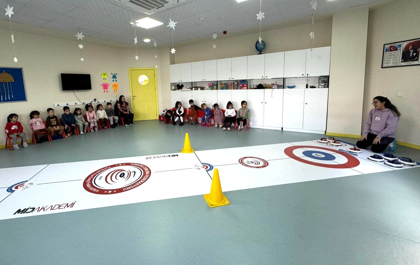 Turgutlu’da ilk kez ‘Floor Curling’ heyecanı yaşandı
