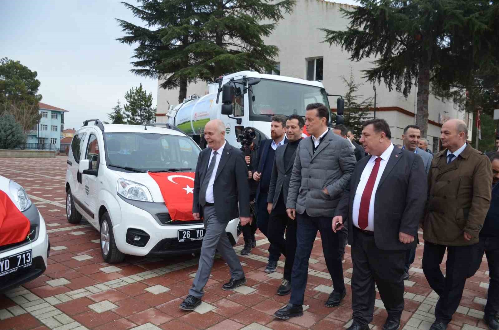 Beylikova hizmet aracı filosunu güçlendiriyor