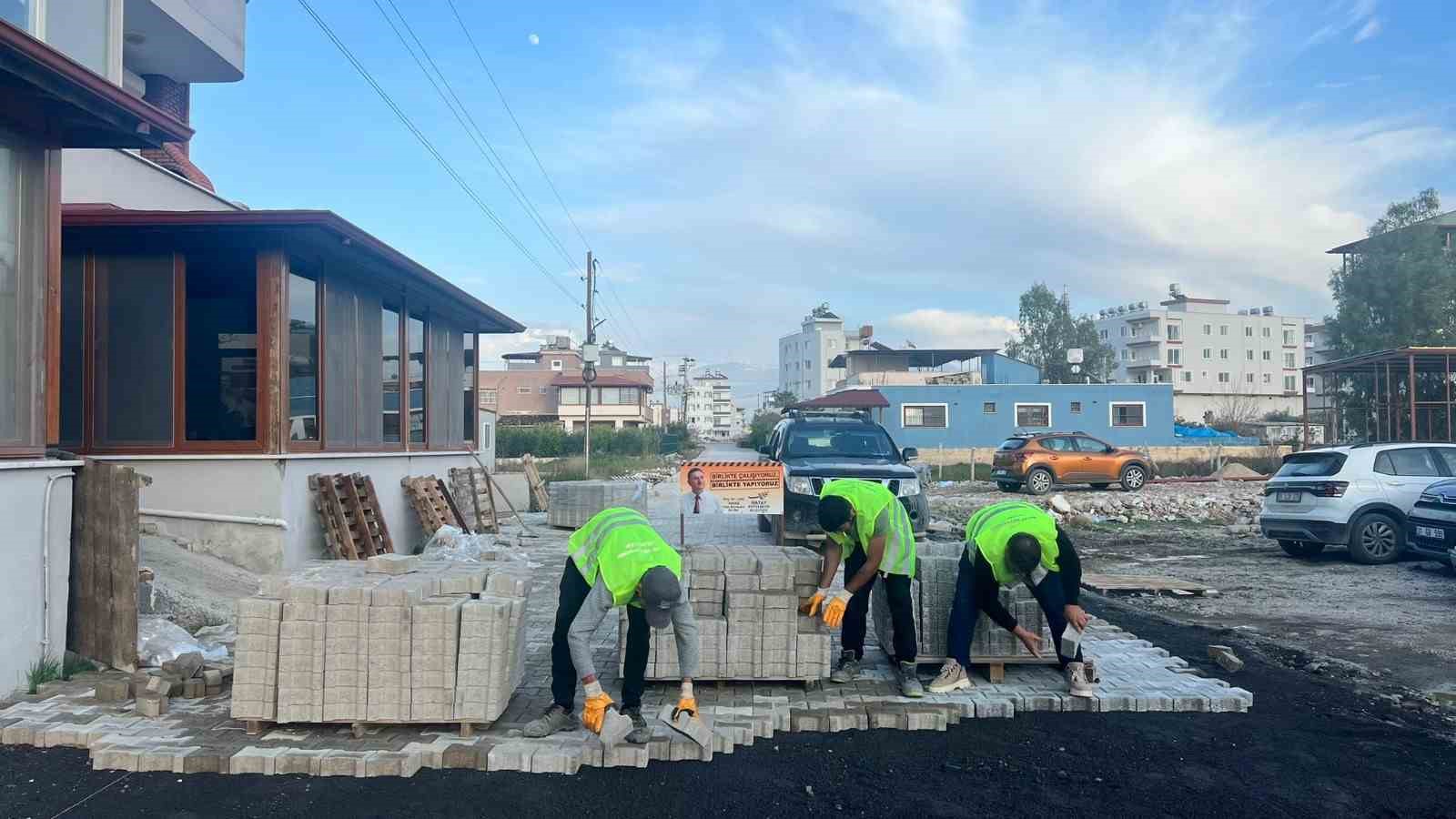 Hatay’da il genelinde yol çalışmaları sürüyor
