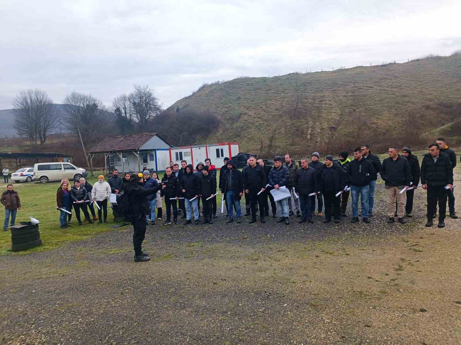 Özel güvenlik görevlilerine atış eğitimi