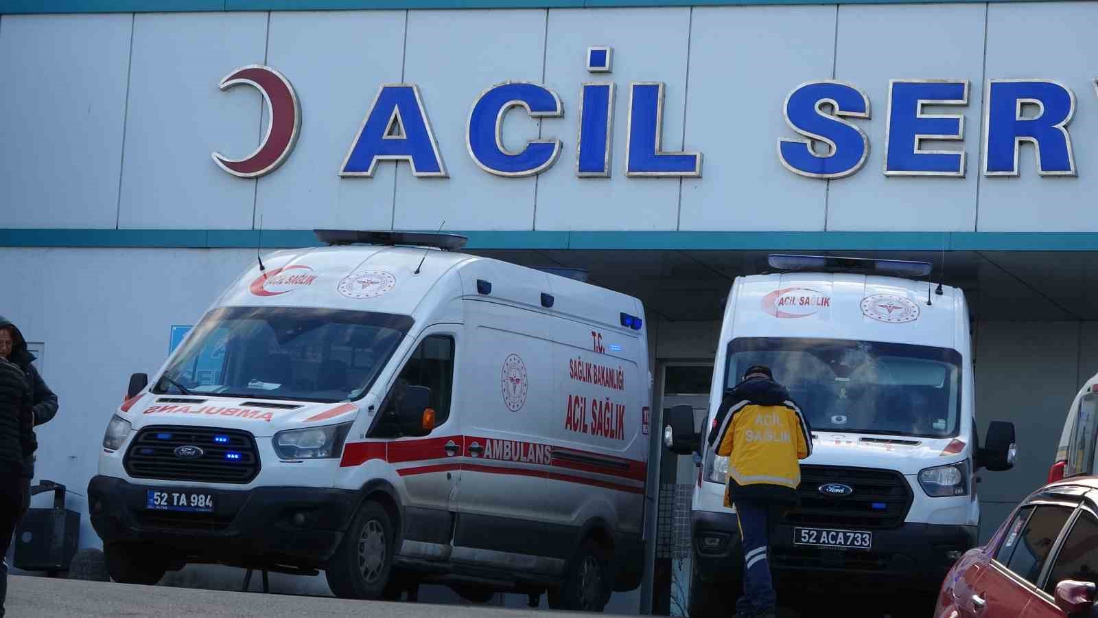 Ordu&rsquo;da ticari taksinin &ccedil;arptığı 2 kadın ağır yaralandı
