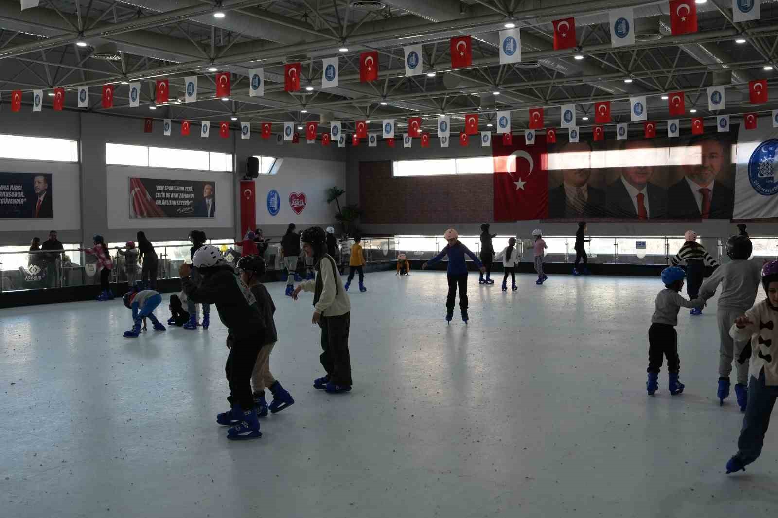 Çorum Belediyesi’nden öğrencilere yarı yıl hediyesi