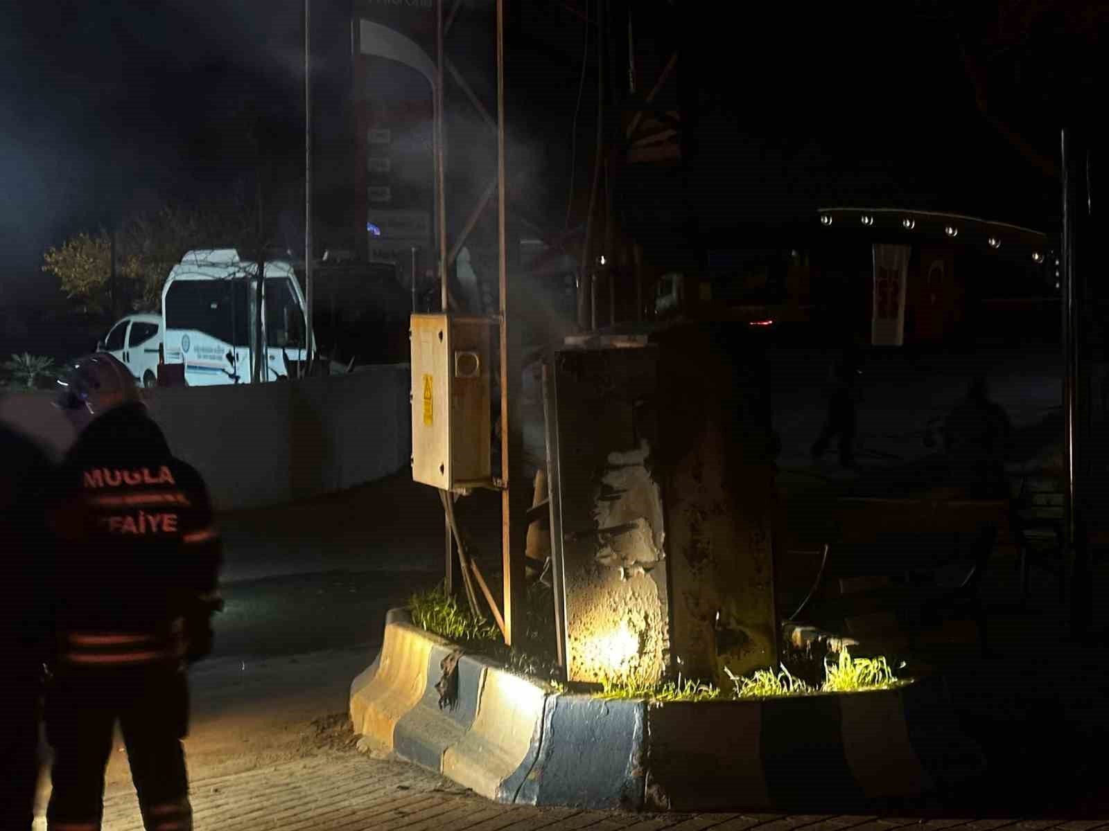 Milas’ta elektrik trafosu patladı