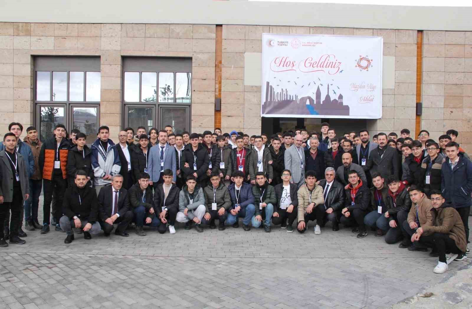 "Maziden Atiye Ahlat" öğrenci programı başladı