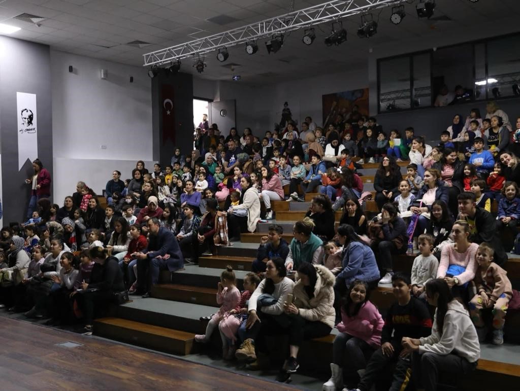 Başkan Atabay’dan, Didimli çocuklara karne hediyesi
