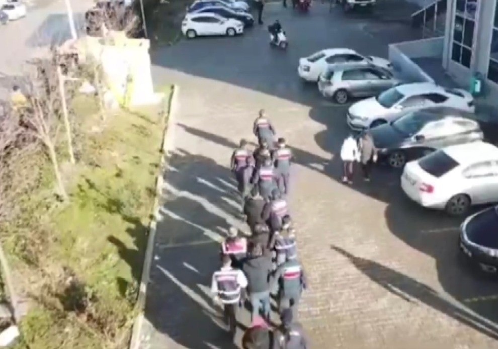 Tefecilere operasyon: 6 g&ouml;zaltı
