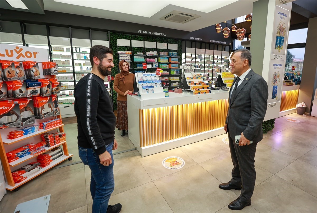 Vali Usta esnaflarla bir araya geldi

