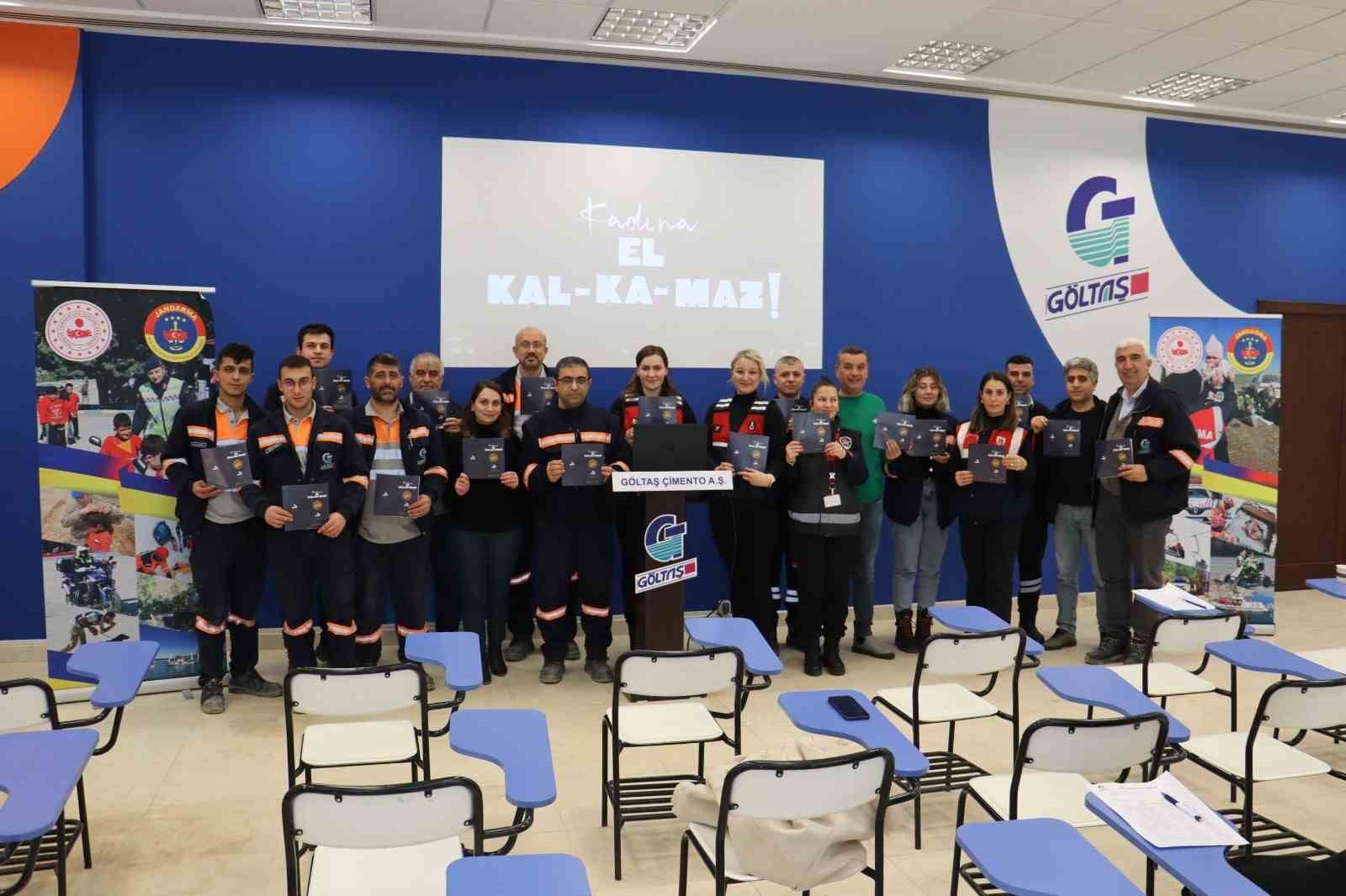 Jandarma ekiplerinden işçilere eğitim