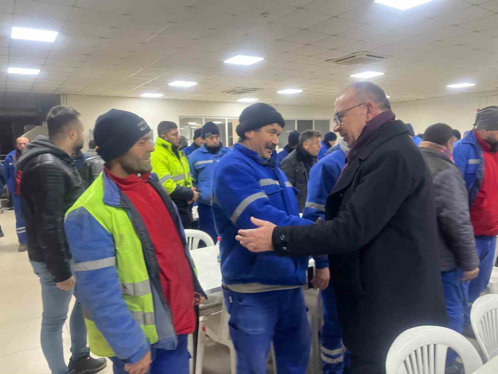 Belediye işçilerinden Başkan Akın’a zam teşekkürü
