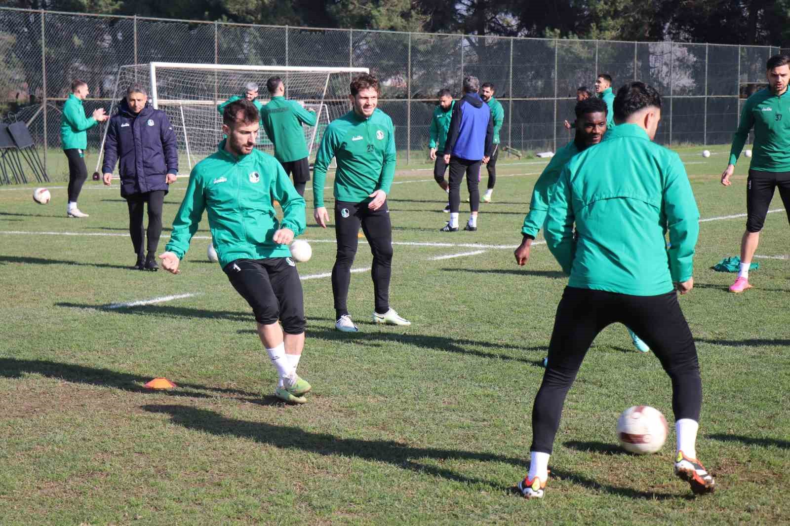 Tuncay Şanlı: “Futbol oynarken hakem konuşmam, çünkü cevap verebileceğim yer sahadır”