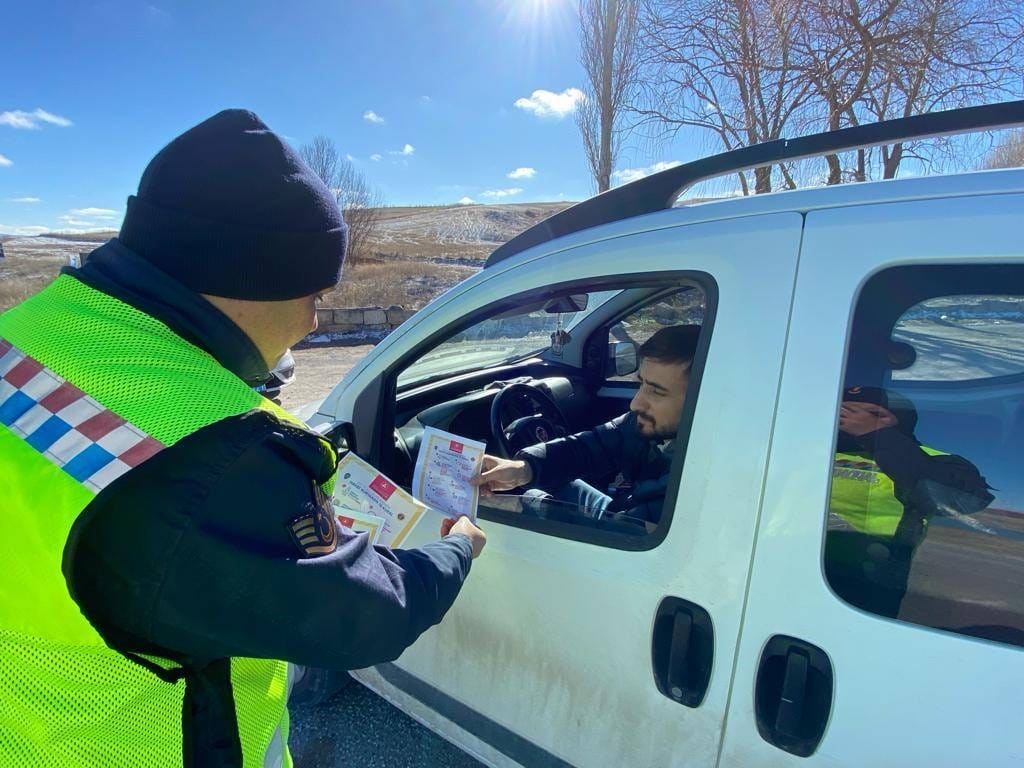 Jandarma ekipleri, trafik uygulamalarını artırdı
