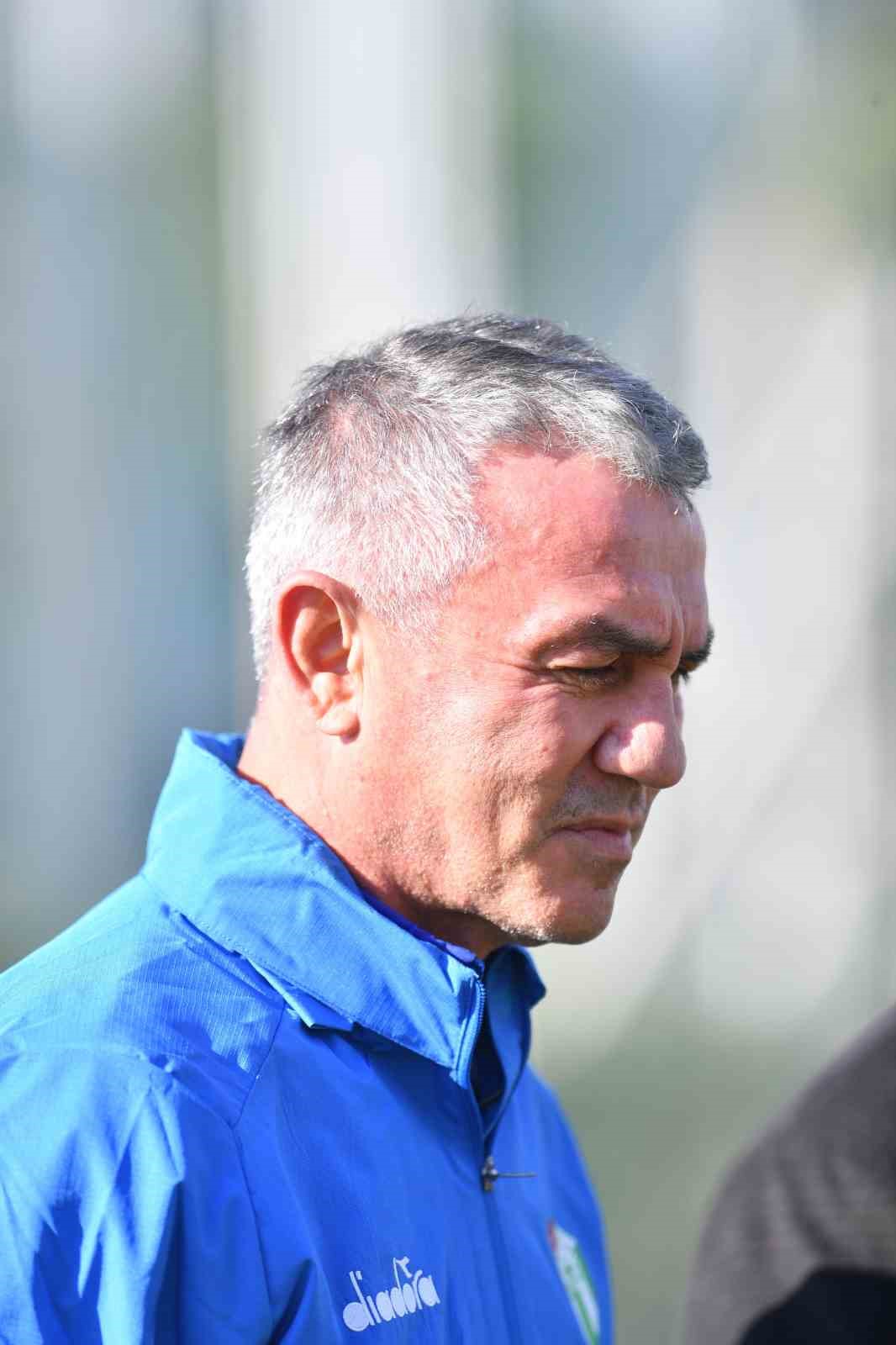Bursaspor’un yeni teknik direktörü Ümit Şengül oldu
