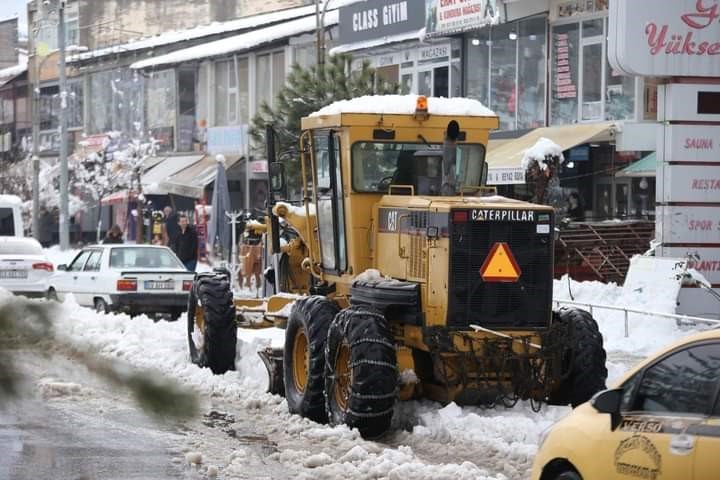 Güroymak’ta kar yağışı
