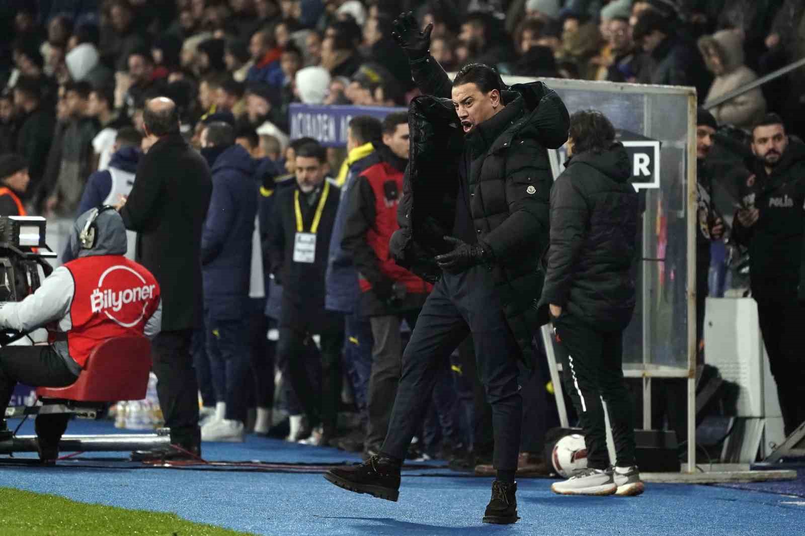 Trendyol Süper Lig: RAMS Başakşehir: 0 - Fenerbahçe: 0 (İlk yarı)
